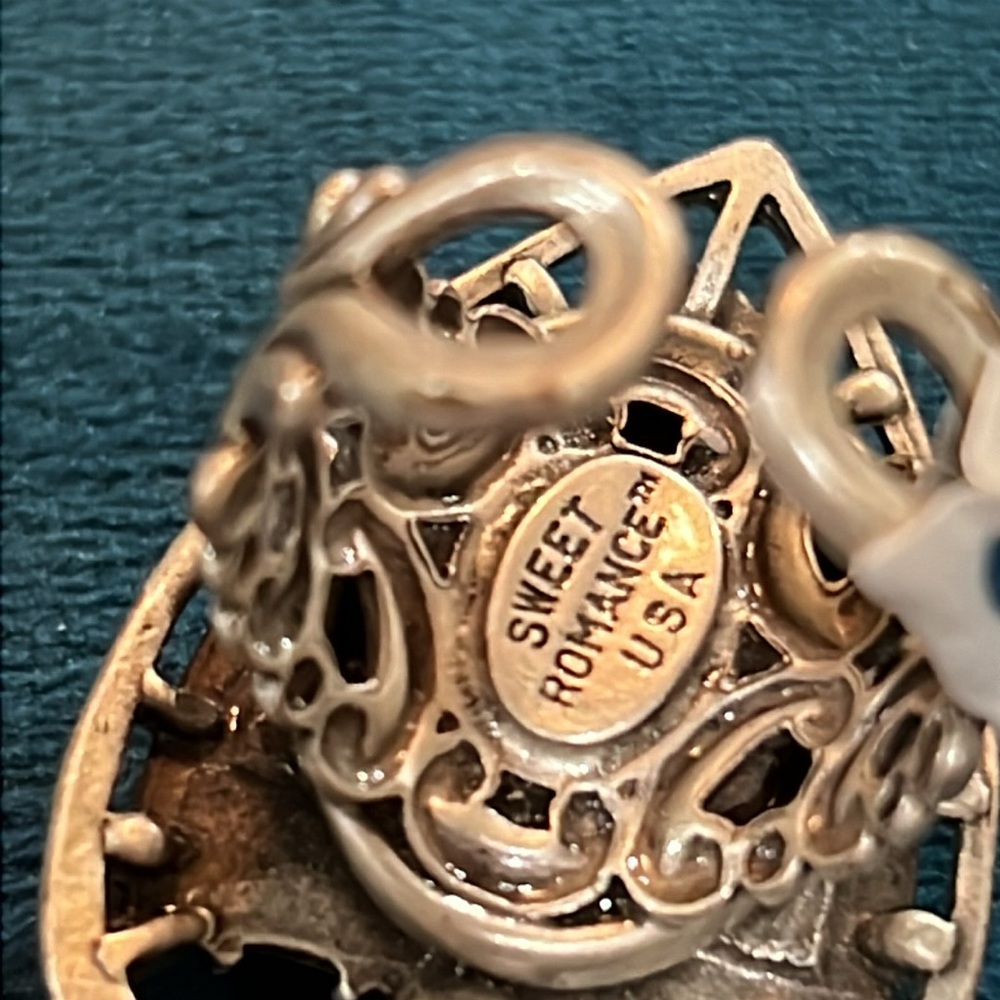 SWEET ROMANCE RENAISSANCE HEART RING - Picture 8 of 9